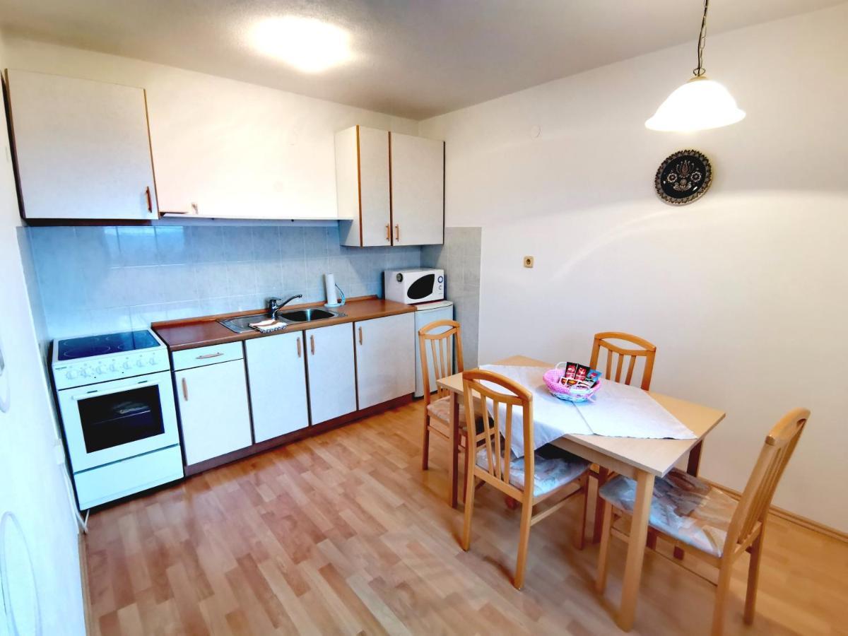 Appartamento Domacija Za Robom Cerkno Esterno foto